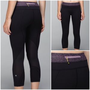 Lululemon Inspire Crop II Black Plush Petal Mesh